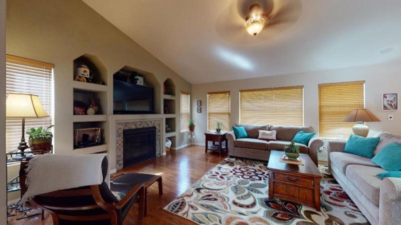 120 Winding Meadow By Vacation Rentals For You Monument Exterior photo
